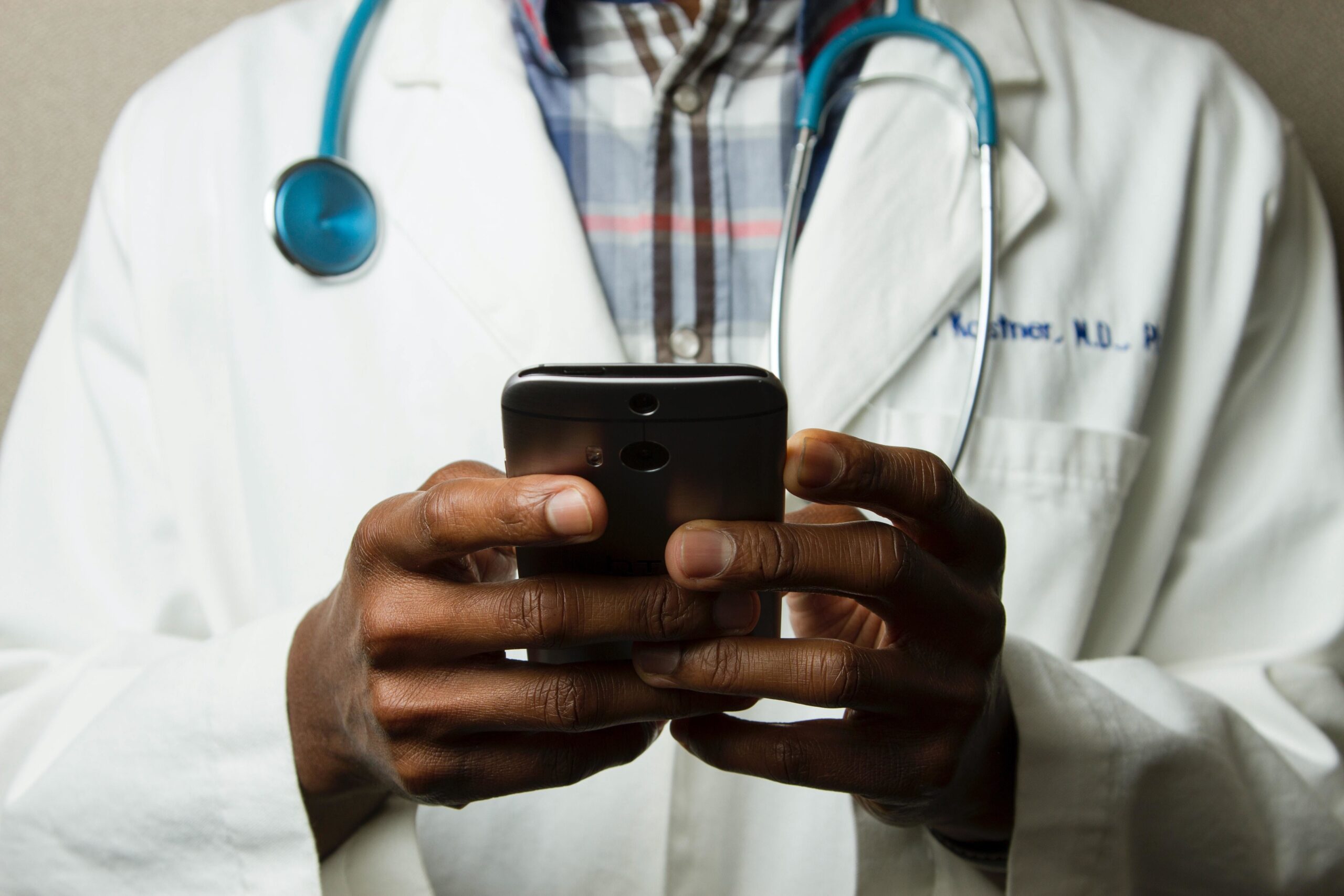 Transforming Healthcare Access: Autonomous Mobile Clinics and Technology